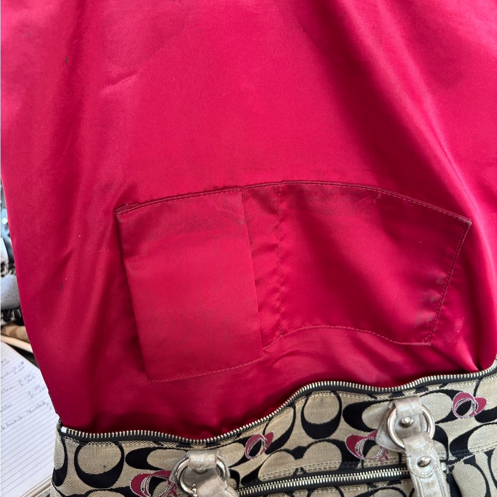 Coach Poppy G1120-18711 Signature Hearts Metallic Silver/Red  Glam Tote GUC - Picture 15 of 15